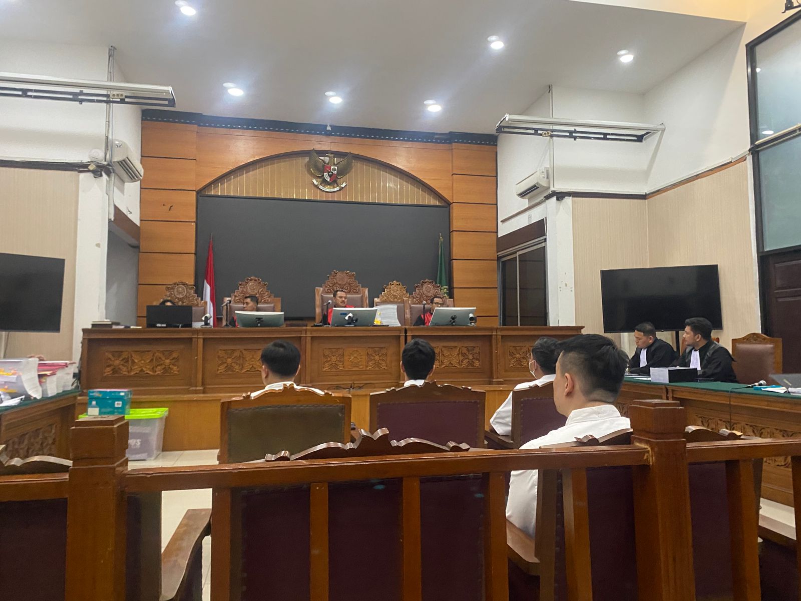 Kasus Judol Kominfo: Polisi Temukan Senpi dan Uang Tunai di Rumah Zulkarnaen Apriliantony