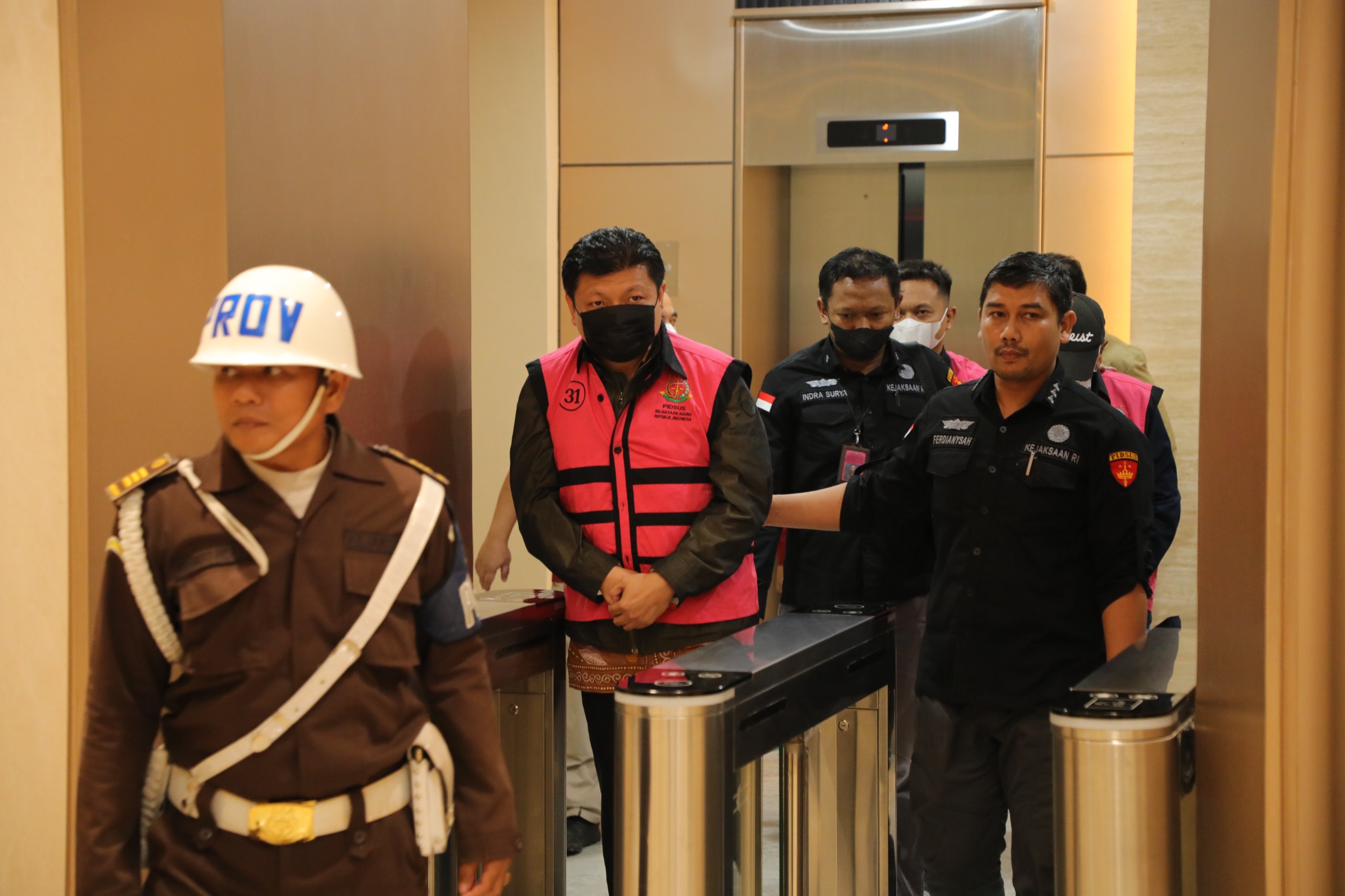 Rugikan Negara Rp 692M, Kejagung Tetapkan Bos Sritex Tersangka Kasus Korupsi Kredit Bank