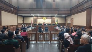 Eks Kader PDIP Saeful Bahri saat dihadirkan sebagai saksi di Sidang Kasus Sekjen PDIP Hasto Kristiyanto di Pengadilan Tipikor Jakarta Pusat, Kamis, 22/5/2025. | Syahrul Baihaqi/ Forum Keadilan