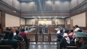 Eks Kader PDIP Saeful Bahri saat dihadirkan sebagai saksi di Sidang Kasus Sekjen PDIP Hasto Kristiyanto di Pengadilan Tipikor Jakarta Pusat, Kamis, 22/5/2025. | Syahrul Baihaqi/ Forum Keadilan