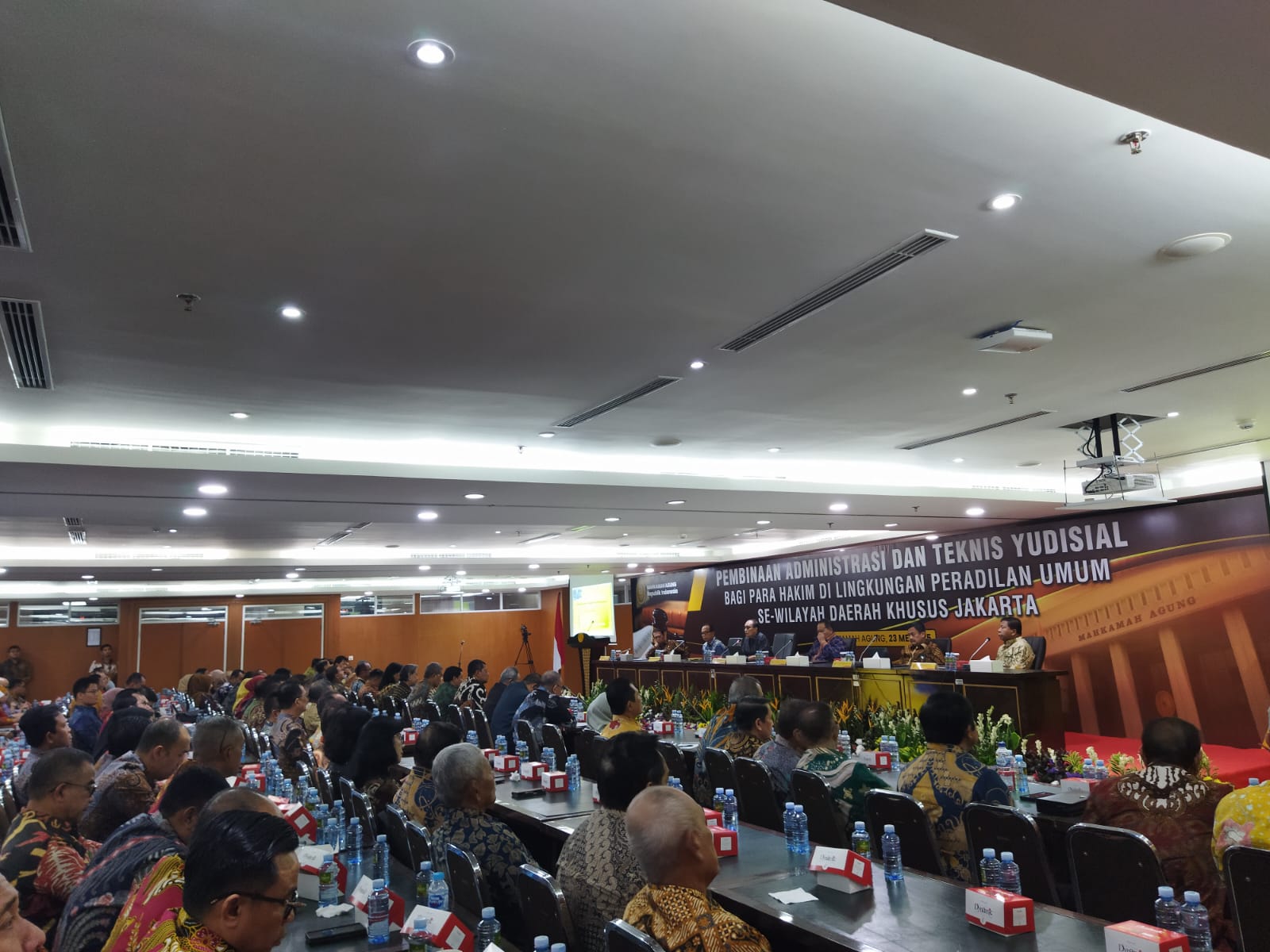Sindir Hakim Korupsi, Ketua MA: Kalau Tidak Takut Tuhan, Minimal Takut Wartawan