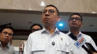 Menteri Kebudayaan Fadli Zon didampingi oleh Wakil Menteri Giring Ganesha, di Komplek Parlemen, Senayan, Jakarta, Usai Rapat dengan Komisi X DPR RI membahas Penulisan Ulang Sejarah Indonesia | Novia Suhari/Forum Keadilan