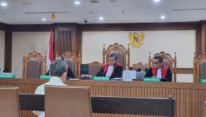 Pendiri Sriwijaya Air, Hendry Lie saat sidang dengan agenda pembacaan tuntutan jaksa penuntut umum di Gedung Pengadilan Tipikor Jakarta Pusat, Kamis, 22/5/2025 | Syahrul Baihaqi/ Forum Keadilan