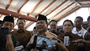 Presiden Prabowo melepas para calon jemaah haji di Terminal Khusus Haji dan Umrah 2F Bandara Soekarno-Hatta, Tangerang, Banten, pada Minggu, 4/5/2025. | YouTube Sekretariat Presiden
