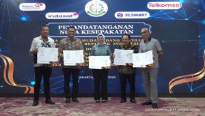Kejaksaan Agung (Kejagung) menandatangani kerja sama atau nota kesepakatan (MoU) terkait dukungan penegakan hukum bersama empat operator telekomunikasi yaitu PT Telekomunikasi Indonesia Tbk, PT Telekomunikasi Selular, PT Indosat Tbk, dan PT Xlsmart Telecom Sejahtera Tbk | YouTube Kejaksaan RI