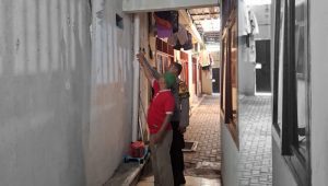Petugas kepolisian saat di lokasi TKP, Pria Intip Tetangga di Pesanggrahan, Jakarta Selatan, Kamis 19/6/2025. | Ist