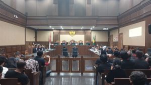 Pakar Pidana Universitas Muhammadiyah Jakarta (UMJ) Chairul Huda saat menjadi ahli di kasus Sekjen PDI Perjuangan Hasto Kristiyanto di Pengadilan Tipikor Jakarta Pusat, Jumat, 20/6/2025 | Syahrul Baihaqi/Forum Keadilan