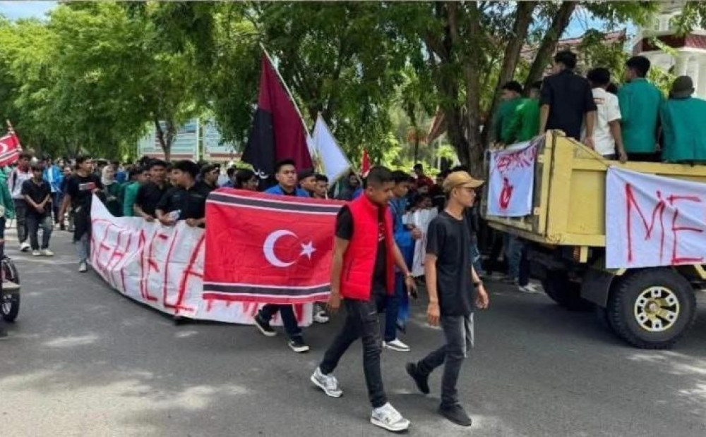Bendera Bulan Bintang Dibiarkan Berkibar di Aceh Demi Hindari Gesekan
