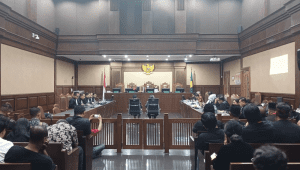 Pakar Pidana Universitas Muhammadiyah Jakarta (UMJ) Chairul Huda saat menjadi ahli di kasus Sekjen PDI Perjuangan Hasto Kristiyanto di Pengadilan Tipikor Jakarta Pusat, Jumat, 20/6/2025 | Syahrul Baihaqi/Forum Keadilan