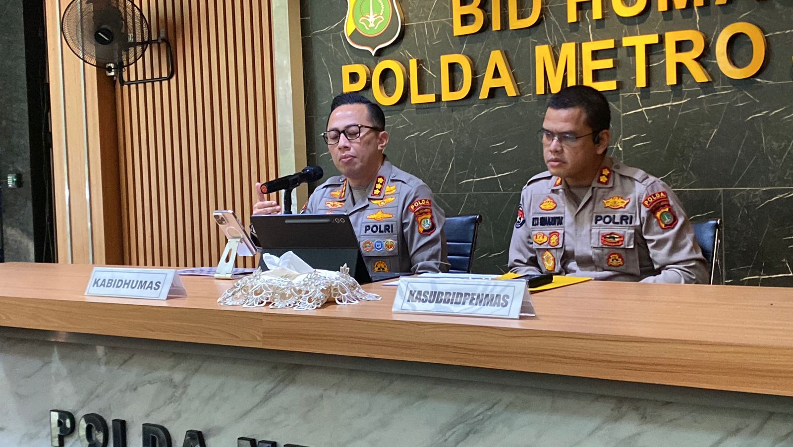 Terungkap! Arya Daru Pangayunan Sempat Berada di Rooftop Gedung Kemlu Selama Satu Jam