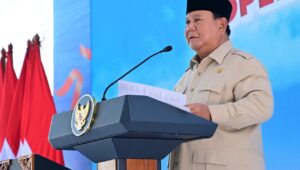 Presiden RI Prabowo Subianto saat memberikan pidato saat peluncuran Koperasi Desa/Kelurahan Merah Putih (KDMP/KKMP), pada Senin, 21/7/2025. | Dok BPMI Setpres/Rusman