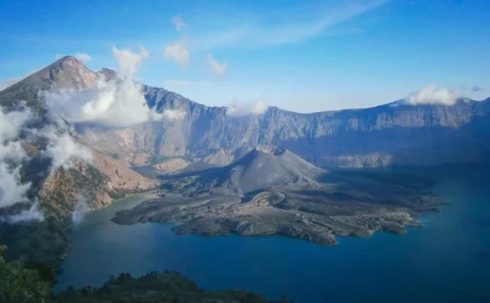 Jalur Pendakian Gunung Rinjani Ditutup Sementara, Menkopolkam: Keselamatan Pendaki itu Prioritas