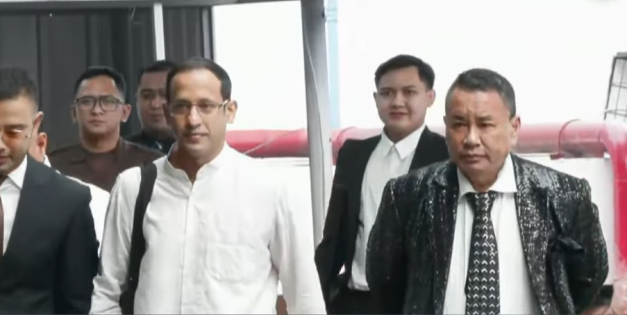Hotman Paris Dampingi Nadiem di Pemeriksaan Kedua Kasus Pengadaan Chromebook