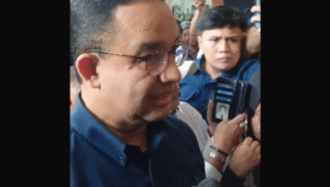 Anies Baswedan menghadiri sidang vonis terhadap eks Mendag Tom Lembong di Pengadilan Tipikor, Jakarta Pusat, Jumat, 18/7/2025 | Syahrul Baihaqi/Forum Keadilan