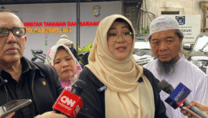 Tifauzia Tyassuma atau dokter Tifa saat memberikan keterangan kepada media di Polda metro Jaya, Jumat, 11/7/2025 | Ari Kurniansyah/Forum Keadilan