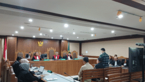 Jaksa pada Kejaksaan Negeri Jakarta Barat Azam Akhmad Akhsya saat mendengarkan putusan di Pengadilan Tipikor Jakarta Pusat, Selasa, 8/7/2025 | Syahrul Baihaqi/Forum Keadilan