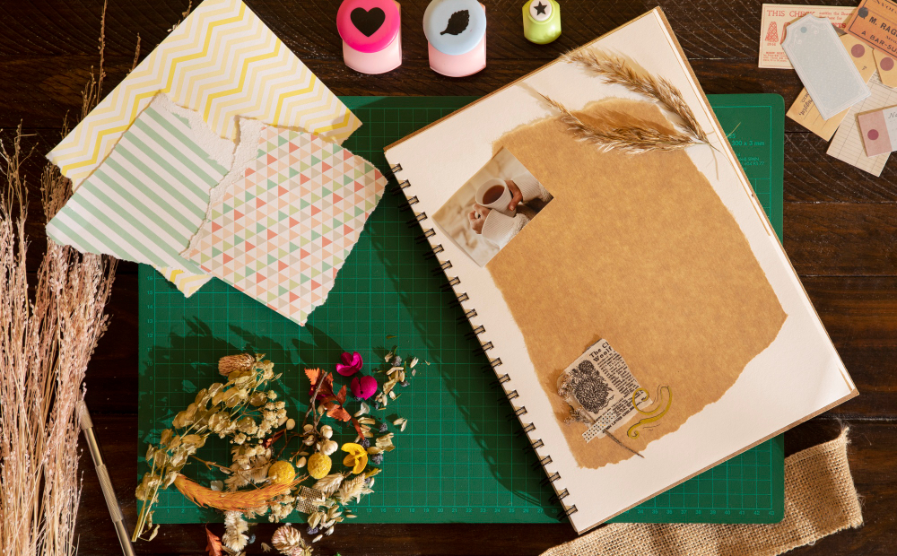DIY Membuat Scrapbook Kreatif Sendiri