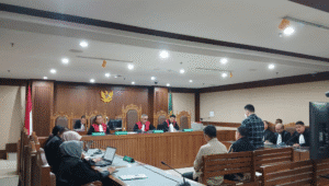 Jaksa pada Kejaksaan Negeri Jakarta Barat Azam Akhmad Akhsya saat mendengarkan putusan di Pengadilan Tipikor Jakarta Pusat, Selasa, 8/7/2025 | Syahrul Baihaqi/Forum Keadilan