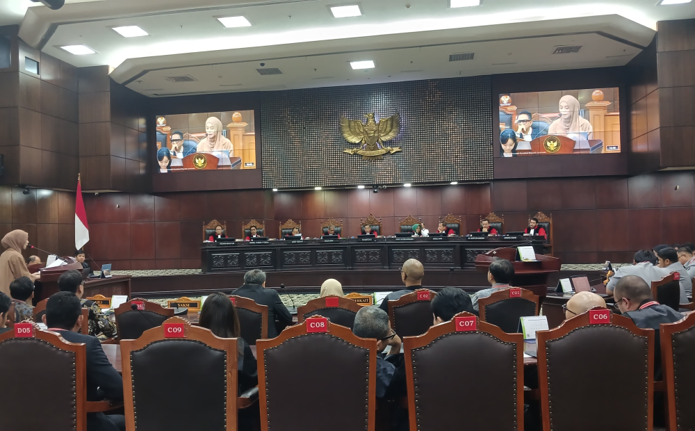 Ketua MK Minta Lesti dan Sammy Nyanyi di Ruang Sidang