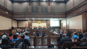 Sekjen PDI Perjuangan Hasto Kristiyanto saat membacakan Pledoi di Pengadilan Tipikor Jakarta Pusat, Kamis, 10/7/2025 | Syahrul Baihaqi/Forum Keadilan