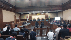 Sekjen PDI Perjuangan Hasto Kristiyanto saat membacakan duplik di Pengadilan Tipikor Jakarta Pusat, Jumat, 18/7/2025 | Syahrul Baihaqi/Forum Keadilan