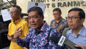 Ketua Umum Solidaritas Merah Putih (Solmet), Silfester Matutina, saat memberikan keterangan kepada media di Polda Metro Jaya, Kamis 24/7/2025. | Ari Kurniansyah/ Forum Keadilan