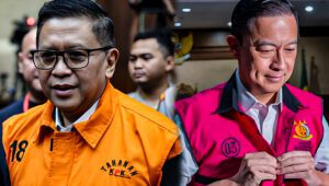 Sekretaris Jenderal PDI Perjuangan Hasto Kristiyanto (kiri) dan Mantan Menteri Perdagangan Thomas Trikasih Lembong atau Tom Lembong (kanan) | Rahmad Fadjar Ghiffari/Forum Keadilan