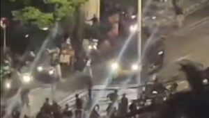 Mobil Rantis Polisi menabrak seorang pengemudi ojol di kawasan Pejompongan, Tanah Abang, Jakarta Pusat, Kamis, 28/8/2025 | Ist