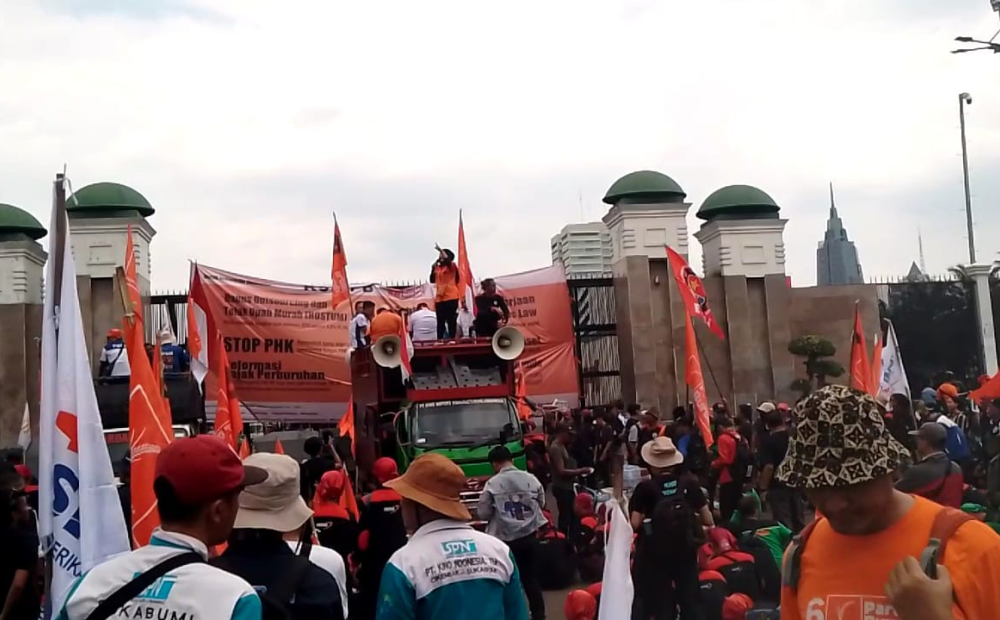 Menteri Pigai Minta Pertimbangkan Gagasan Penyediaan Area Demo di Halaman DPR