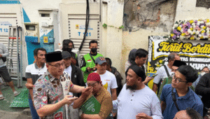 Anggota DPRD DKI Jakarta dari Fraksi PDI Perjuangan Hardiyanto Kenneth di rumah duka Affan Kurniawan | Ist