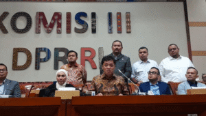 Ketua Komisi III DPR RI Habiburokhman (tengah), bersama jajaran Komisi III, di ruang rapat, Nusantara II, Parlemen, Jakarta, Rabu, 20/8/2025 | Novia Suhari/Forum Keadilan