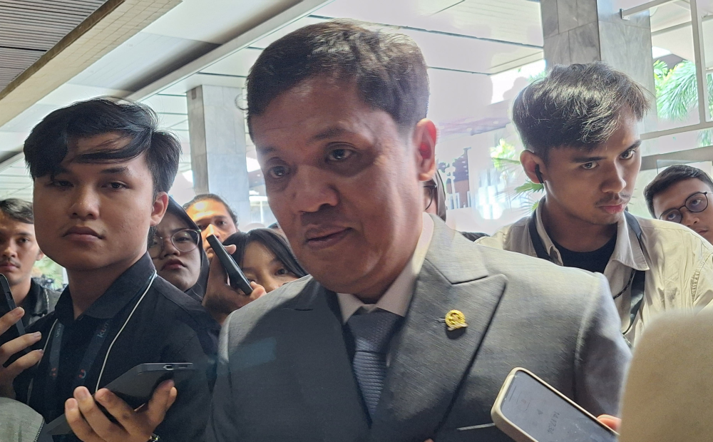 Viral Bocah Kumpulkan Sisa Snack Pejabat, DPR Sepakat Efisiensi Makanan Dalam Rapat