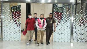 Iwan Kurniawan Lukminto usai ditetapkan tersangka di Gedung Kejagung, Jakarta Selatan, Rabu, 13/8/2025 | Ist