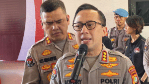 Kabid Humas Polda Metro Jaya Kombes Pol Ade Ary Syam Indradi, saat memberikan keterangan kepada media di Polda Metro Jaya, Jumat, 15/8/2025 | Ari Kurniansyah/Forum Keadilan
