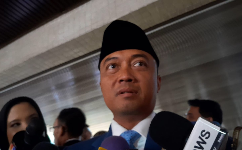 Dasi Gibran Berubah dari Merah Jadi Biru, Mensesneg: Jangan Terlalu Sensitif