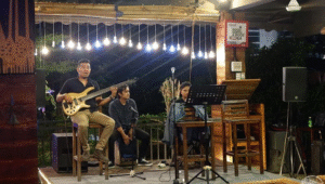 Ilustrasi penyanyi kafe | Ist