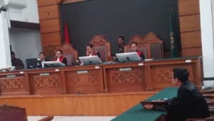 Sidang perdana peninjauan kembali (PK) kasus penyebaran fitnah terhadap Wakil Presiden ke-10 dan ke-12 RI Jusuf Kalla (JK), dengan terpidana Silfester Matutina digelar di Pengadilan Negeri Jakarta Selatan, Rabu, 20/8/2025 | Muhammad Reza/Forum Keadilan