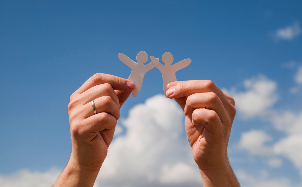 Empati Perlahan Hilang? Ini 7 Faktor Kunci untuk Mengembalikannya