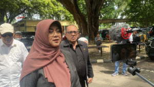 Aktivis kesehatan sekaligus peneliti Tifauzia Tyassuma di Polda Metro Jaya, Kamis, 21/8/2025 | Ari Kurniansyah/Forum Keadilan