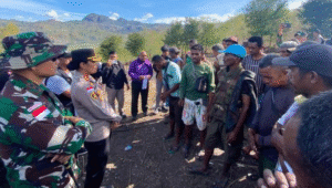 Polisi saat melakukan olah TKP di lokasi penembakan warga di perbatasan Indonesia-Timor Leste, Kecamatan Bikomi Nilulat, TTU, NTT, Senin 25/8/2025. | Dok Polres TTU