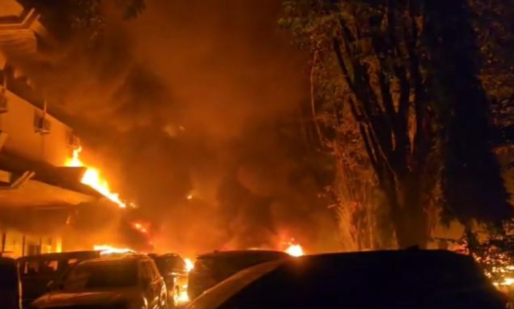 DPRD Makassar Terbakar saat Demonstrasi, Tiga Orang Tewas