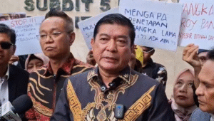 Ketua Umum Solidaritas Merah Putih (Solmet) Silfester Matutina saat memberikan keterangan kepda media di Polda Metro Jaya, Senin, 4/8/2025 | Ari Kurniansyah/Forum Keadilan