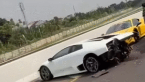 Mobil sport mewah Lamborghini mengalami kecelakaan tunggal di Jalan Tol Kunciran arah Serpong, Tangerang, pada Minggu, 17/8/2025 pagi | Ist
