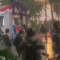 Massa Aksi Demo Rusak Pospol Dekat Kemenpora