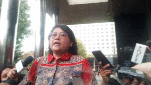 Juru Bicara Mantan Menag Yaqut Cholil Qoumas, Anna Hasbie, di Gedung KPK, Jakarta, Kamis, 7/8/2025 | Muhammad Reza/Forum Keadilan