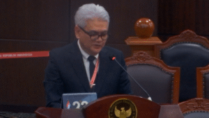 Guru Besar Kekayaan Intelektual dan Cyber Law Universitas Padjadjaran Ahmad M. Ramli dalam persidangan di Gedung Mahkamah Konstitusi (MK), Jakarta Pusat, Kamis, 7/8/2025 | YouTube Mahkamah Konstitusi