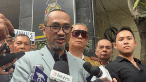 Mantan Ketua Komisi Pemberantasan Korupsi (KPK) Abraham Samad, saat memberikan keterangan kepada media di Polda Metro Jaya, Rabu, 13/8/2025 | Ist