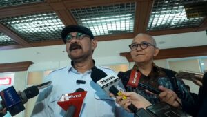 Kuasa hukum ADP, Nicholay Aprilindo, resmi mengajukan permohonan Rapat Dengar Pendapat Umum (RDPU) kepada Komisi III DPR RI untuk membuka kembali kasus Diplomat Muda, ADP, di Kompleks Parlemen, Senayan, Jakarta, Rabu, 3/9/2025 | Novia Suhari/Forum Keadilan