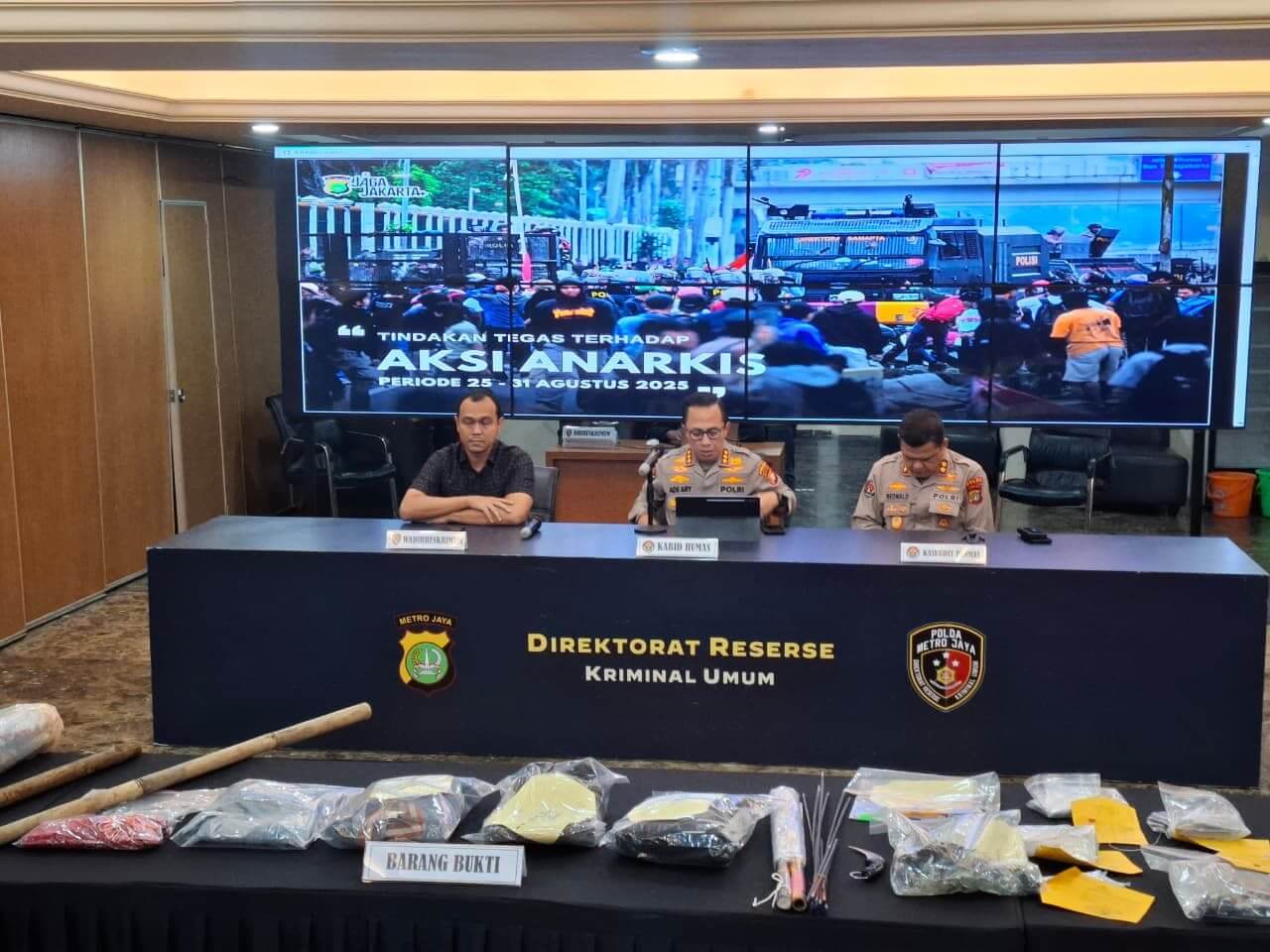 Polisi Tetapkan 43 Tersangka dalam 4 TKP Jarahan dan Aksi Anarkis