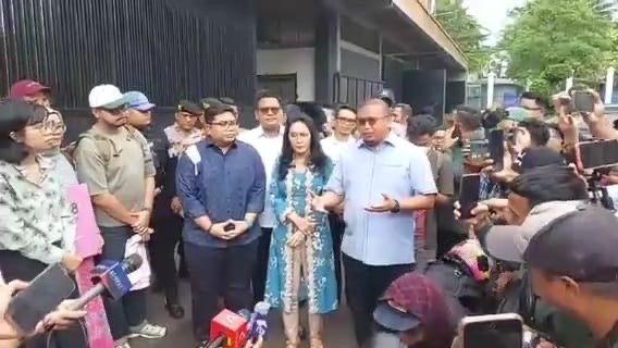Andre Rosiade dan Rieke Diah Pitaloka Sambut Massa Aksi di DPR, Janjikan Kawal Aspirasi Kolektif Rakyat 17+8
